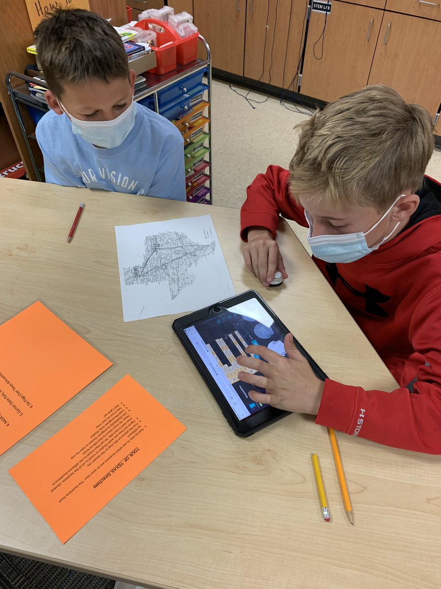 TESChallengeLab's tweet image. Fourth graders had a blast coding their @Ozobot on a trip around Texas! #STEMifyYourLifeKISD #TallyBEST #KISDBEST