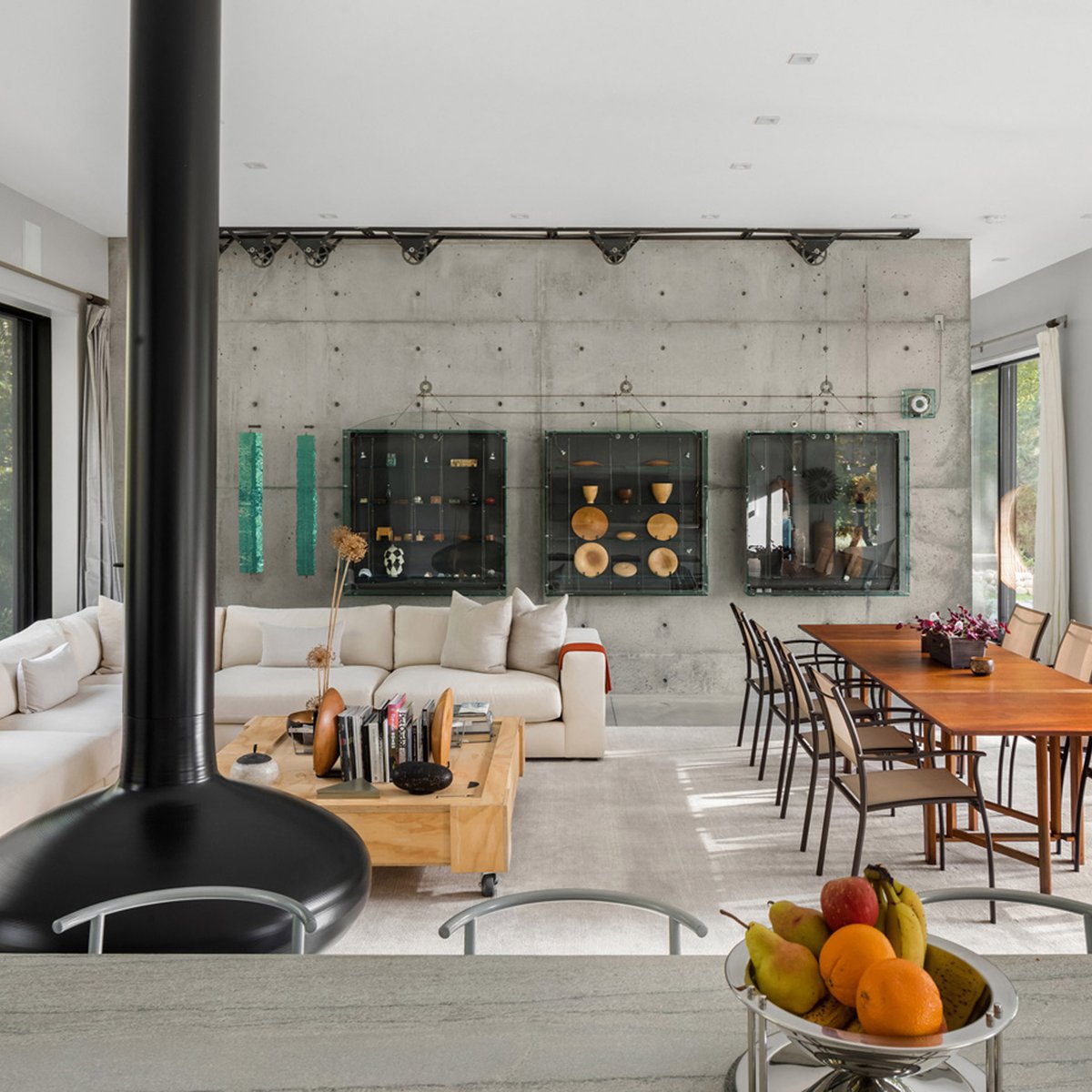 dezeen's tweet image. Discover five New York houses architects have built for themselves: at.dezeen.com/2WOMcg5