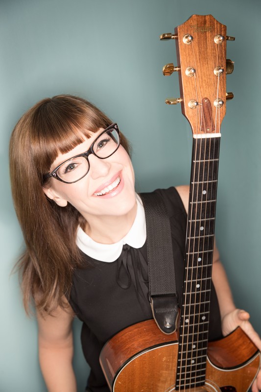 Happy Birthday  Lisa Loeb 