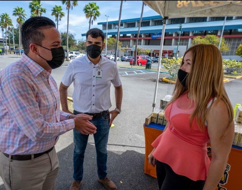 pradmiadsef's tweet photo. Hoy visitamos el Mercado Familiar en San Juan, donde cientos de familias se dieron cita en el Parque Central. Los participantes del PAN y del P-EBT pueden utilizar sus beneficios para adquirir alimentos frescos cosechados en la isla.  @DeptoFamiliaPR @DptoAgricultura https://t.co/Sn5V2JPZxi