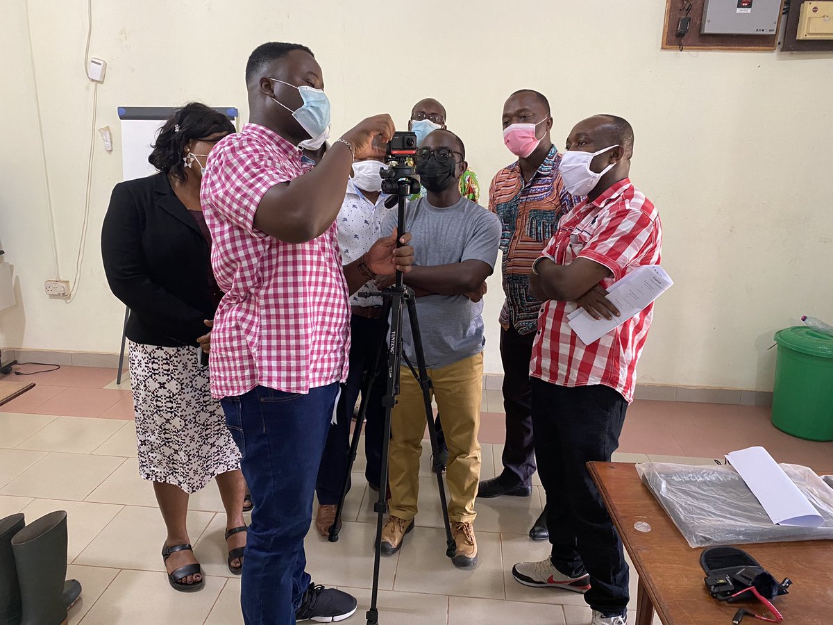 CreatrHaus's tweet photo. Day 2: In today’s VR training for Agric Colleges, participants (tutors) learn the basics of filmmaking and preproduction steps for vr scenarios.
#vr #warpvr #creatrhaus #preproduction #filmmaking #learning #edutech #ghana https://t.co/u5na8j5ZjN