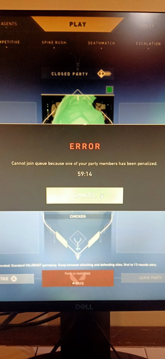 iiHosh's tweet photo. I was playing unrated with my friends and all of a sudden we all got a connection error out of nowhere that resulted in restarting the game but even after we did restart the game we couldn't get in the game
@riotgames 
@RiotSupport 
@PlayVALORANT 
@playVALORANTsa 
@playvalorant https://t.co/tJoB3grFHc