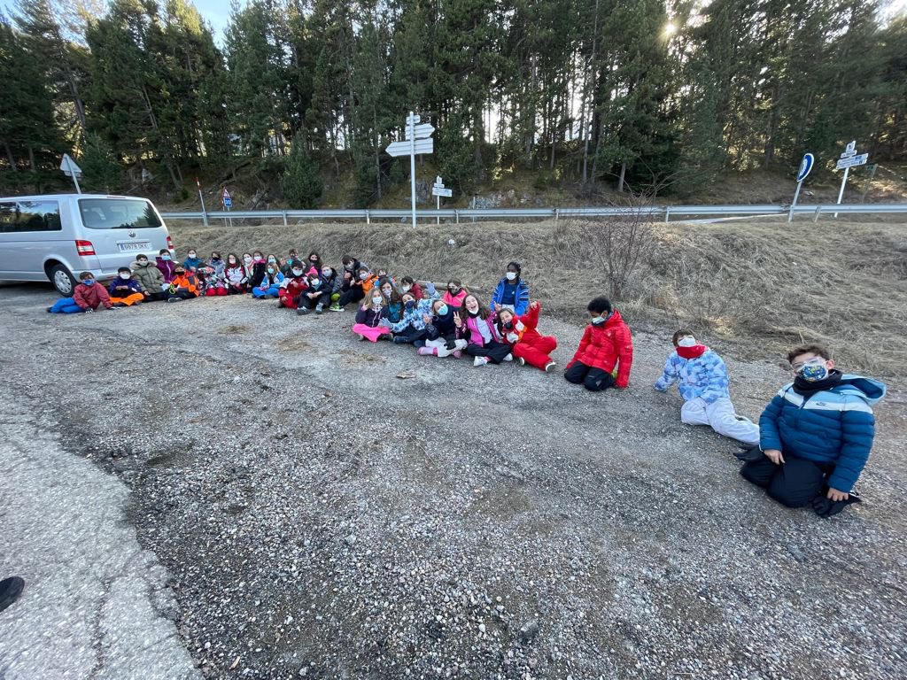 ski_week's tweet photo. ACTIVITY in Primary 4:
Han fet una gimcana rematada amb barbacoa!!! https://t.co/UshLeRqwqL