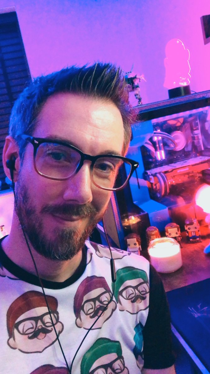 Hey. Live 👇🏻

twitch.tv/baggers