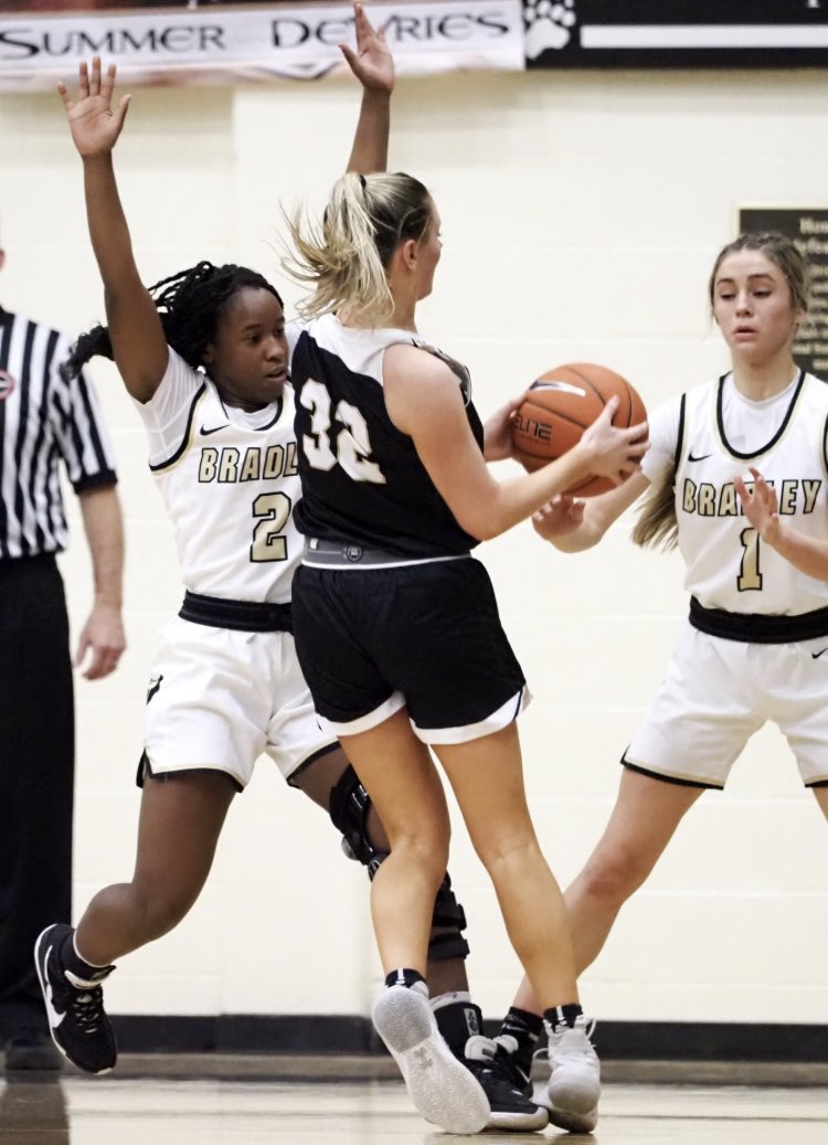 Bradley Central senior Jamia Williams has provided strong ball handling and has been a key spark to one of the best defenses in the state. Bearettes focused on trying to win program’s seventh state title. Take on Lebanon in quarters Thursday. Story: timesfreepress.com/news/sports/pr…
