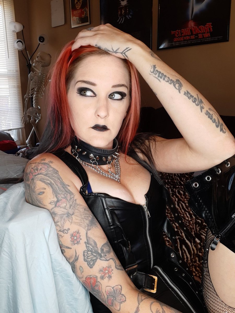 SelinaRains's tweet photo. I just wanted to say thank yall for being here.  Help me get my profile out to more people by liking my post, retweeting and commenting. Id love to hit 10k by this weekend. https://t.co/Kh8PiM1Cz9