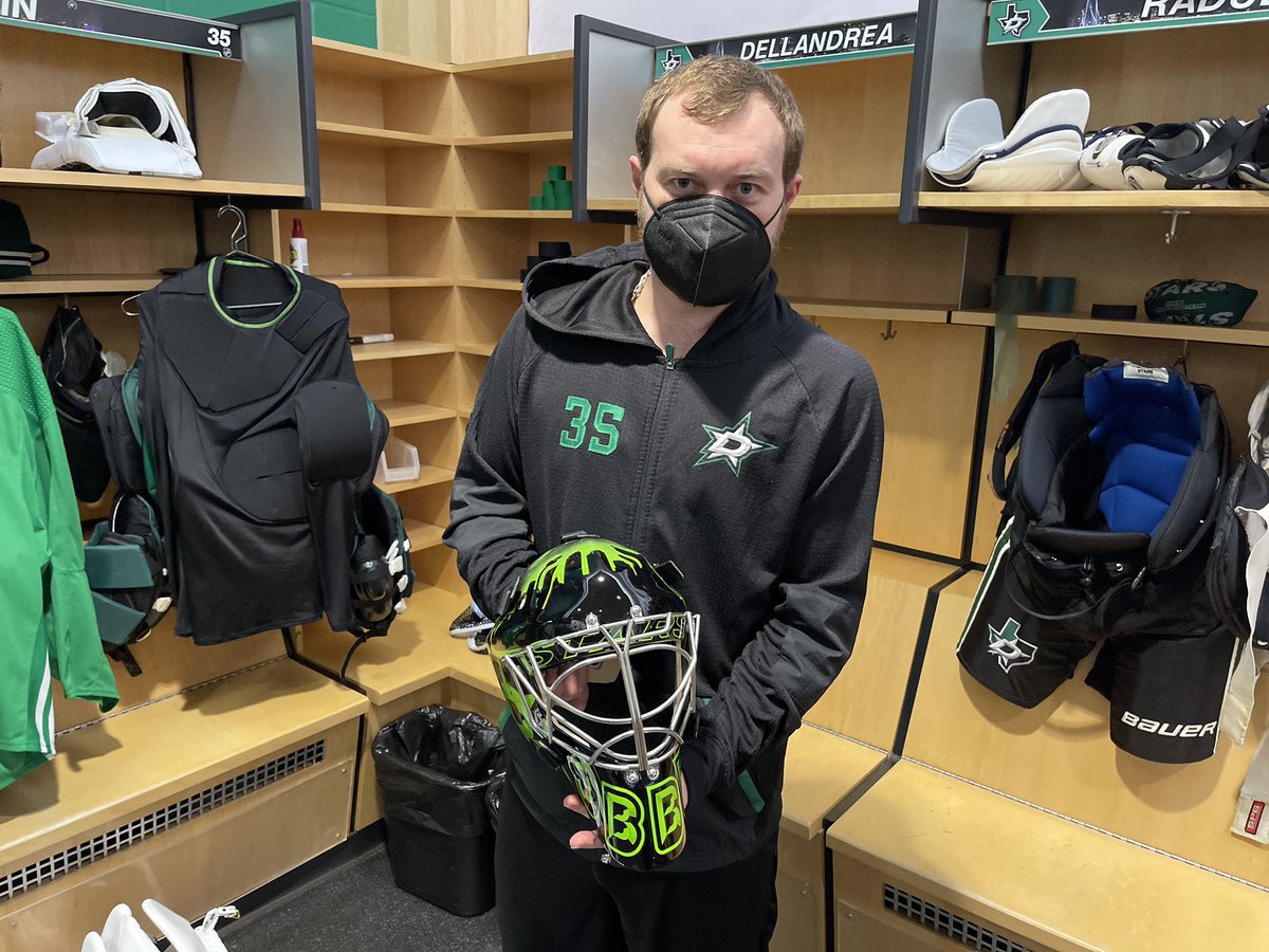 DallasStars's tweet photo. Dobby got a new mask 👀🔥 https://t.co/U4YvljfJY5