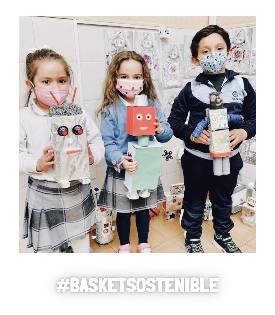 cd_safa's tweet photo. ROBOTS CON MATERIALES RECICLADOS‼️♻️ Nuestros peques del multideporte🏀 han reutilizado diversos materiales para crear esta manualidad tan chula!! Con talleres así aprenden el valor del reciclaje♻️ 
🌎💚🌿
#BecasVerdes
#BasketSOStenible
#baloncestoandalucia
#urbaser
#Valorcesto https://t.co/z7AJaz1njW