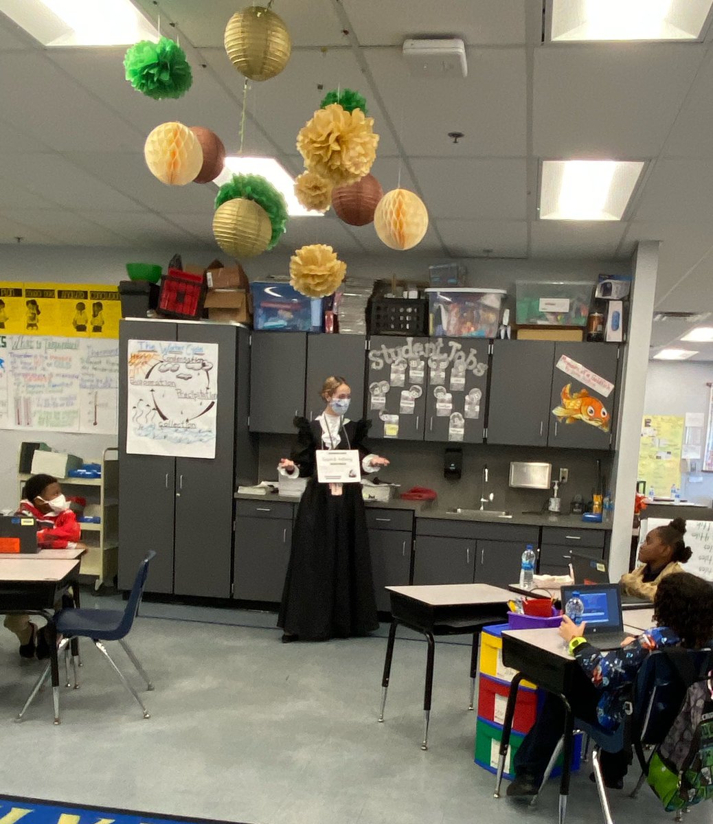 Susan B. Anthony came! Great discussions with 2nd grade of how she made a difference then and what we see now! @CSnyds86 @oakparklions #WomensHistoryMonth