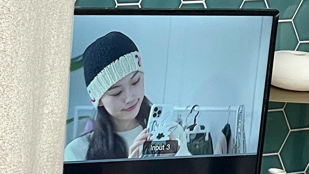 today i offer u .. doyeon w beanie

#WekiMeki #도연 #위키미키 #DOYEON