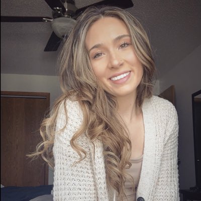 AshleeBade's tweet photo. I interrupt your scrolling for an updated selfie of myself🙃

#NewProfilePic2️⃣0️⃣2️⃣1️⃣ https://t.co/OPq3HGNPC4