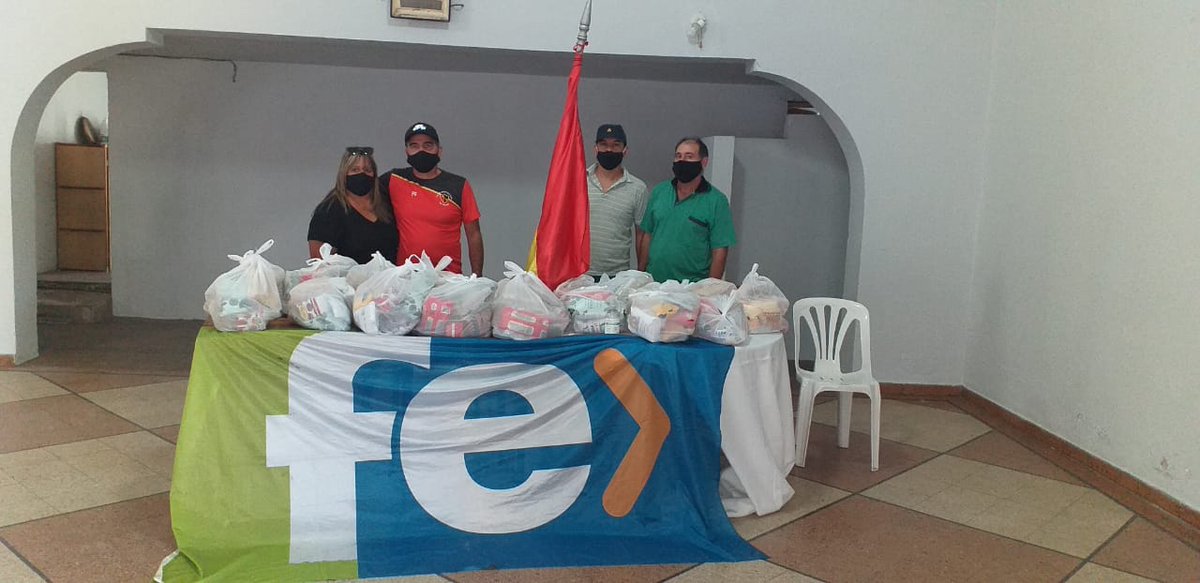 NataliaSJok's tweet photo. Presentes en el interior de Necochea. Junto al #PartidoFe seguimos estando al lado de quienes nos necesitan. 
Nuevamente nos reunimos con los vecinos de #Claraz #Fernandez y #LaDulce y continuamos  trabajando para los bonaerenses https://t.co/LhMoOpiUh0