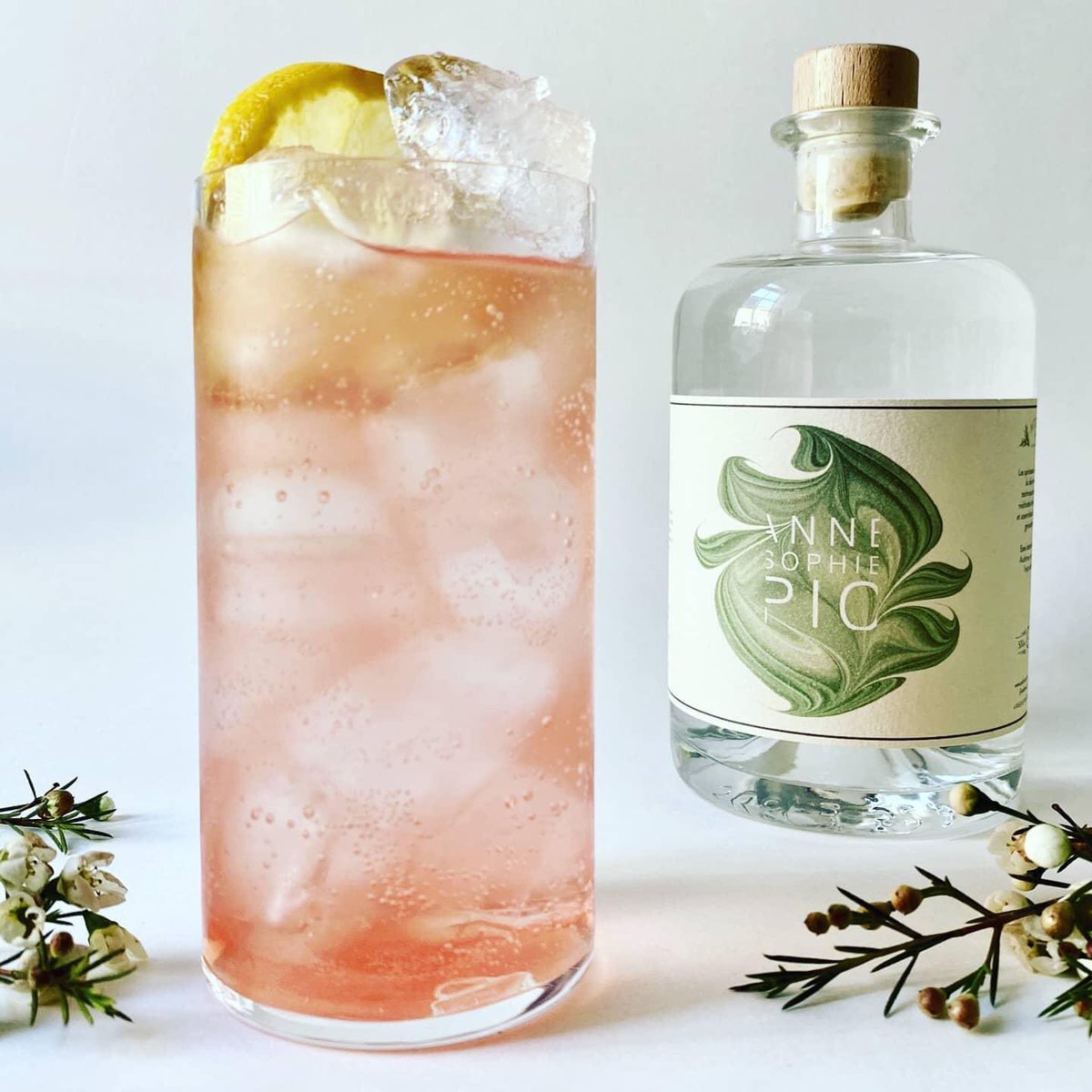 The last chance saloon to gift your mum a bottle of our new collaboration with Anne-Sophie Pic so she spritz the weekend away !