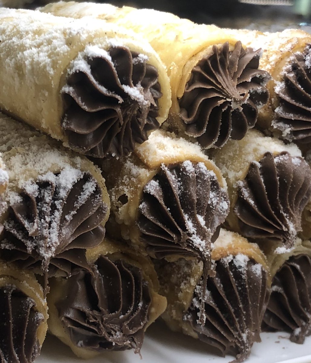 PVitoriaRegia's tweet photo. Nossos Deliciosos Cannolis, Temos Sabores Variados 😍 https://t.co/s0a3DBZ8Sh