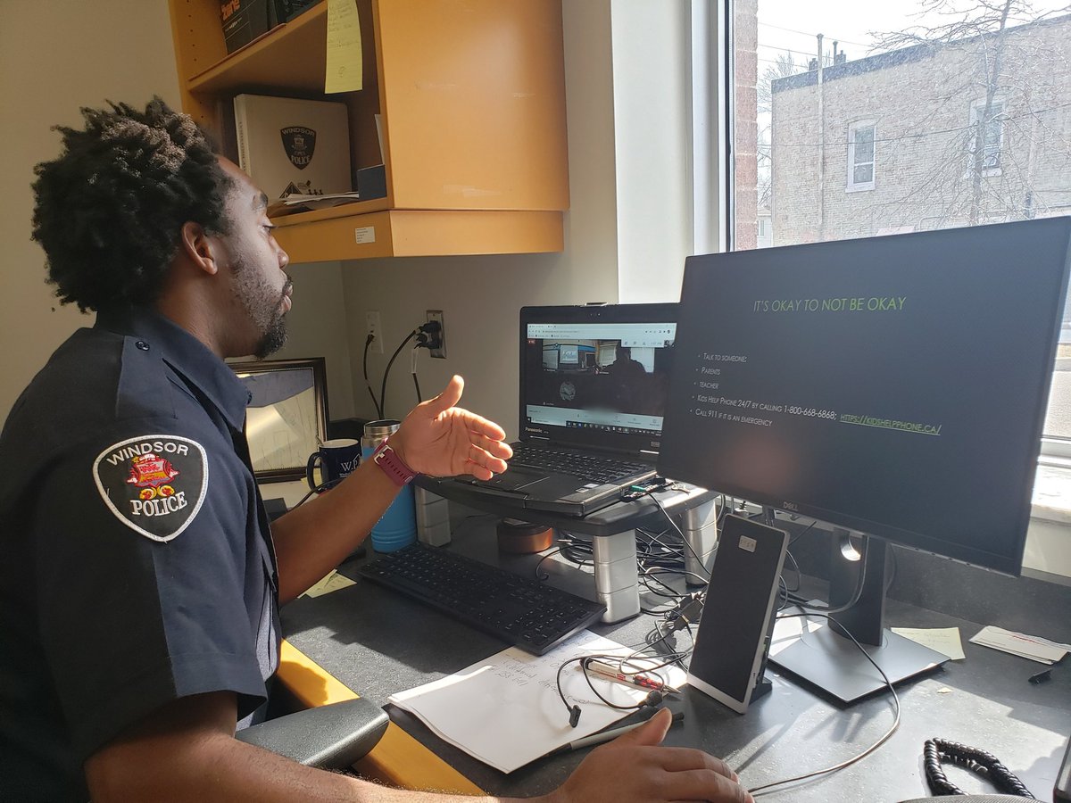 Adjetey_wps's tweet photo. Kicking off #VirtualVIP with @stjeschool gr.6 classes. Connecting with the future leaders is always a pleasure #CopsLearningFromKids
#KidsLearningFromCops https://t.co/PO9rx2nEQv