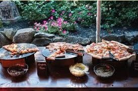 riveraparty's tweet photo. Who doesn’t love pizza 🍕? 

Our pizza station offers a variety of different kinds of pizza 😋. 

The pizza station also includes napkins, plates, chips, sodas, waters, and a cooler with ice to keep all refreshments nice and cold 😁. https://t.co/znGU87oLRq