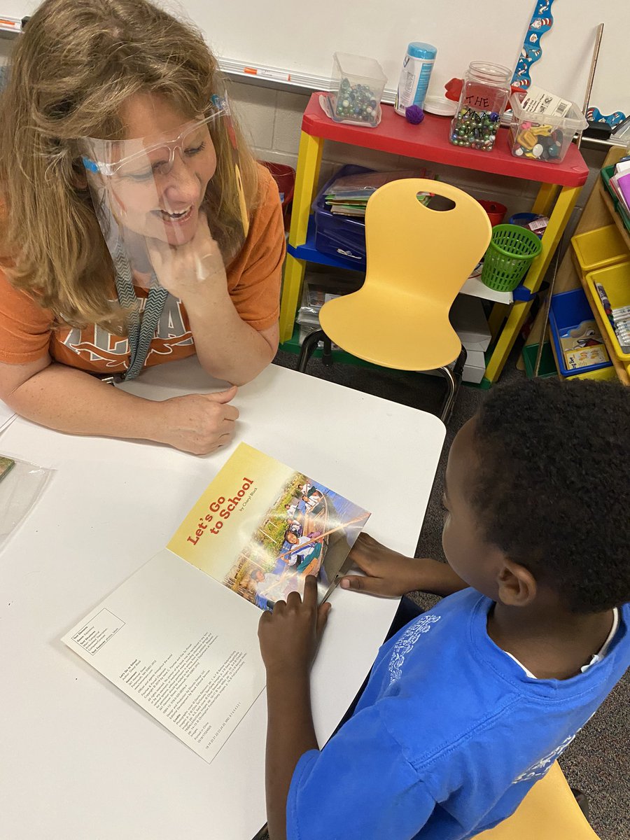 KIrish_CE's tweet photo. So excited to see Kindergarten guided reading groups! These teachers and students are working so hard!! 💜 @HumbleISD_MBE #lighttheway #MBE2020 #mbeisfamily https://t.co/akUGG25nWn