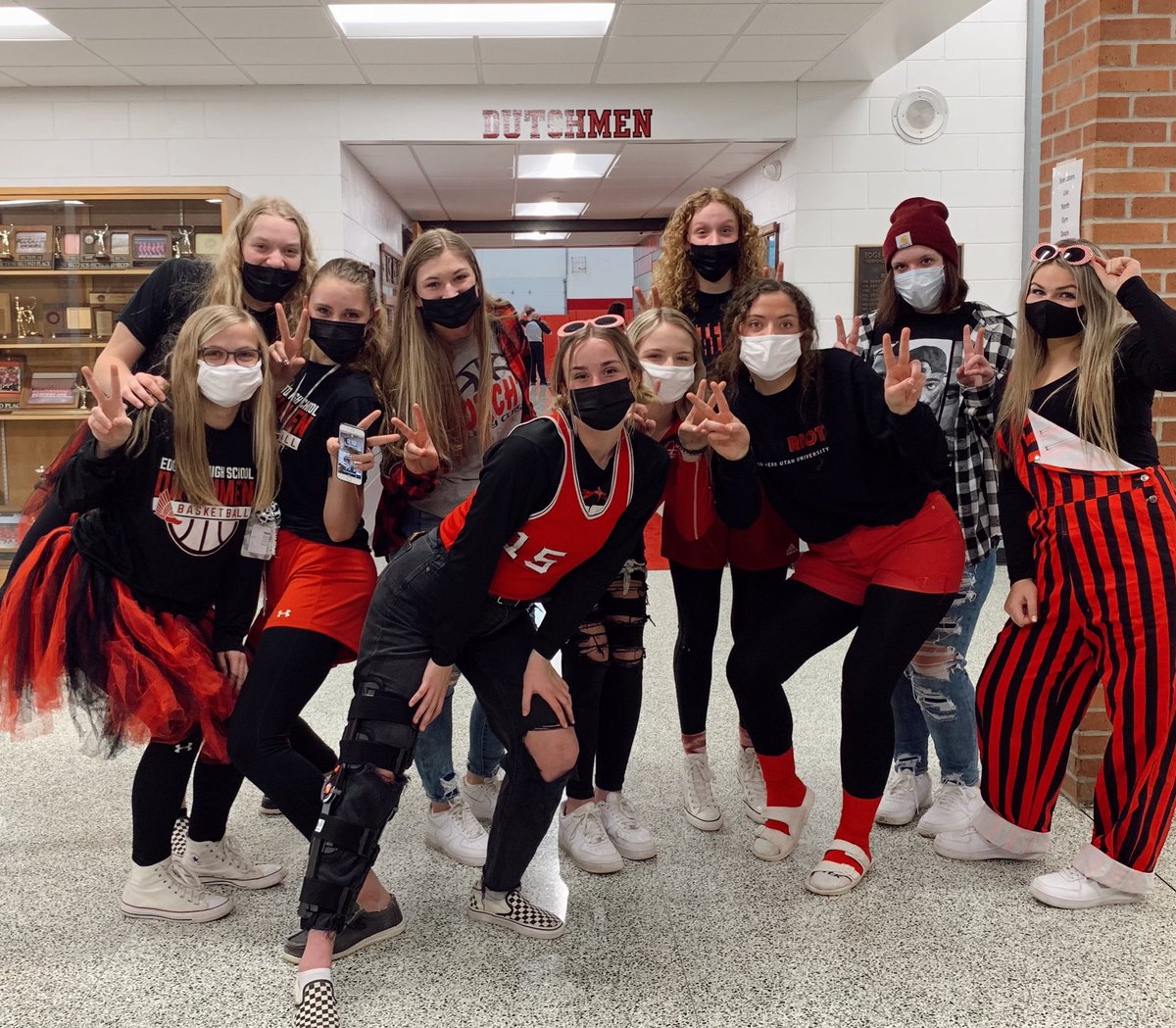 DutchHoops's tweet photo. The Dutchmen took the 4 seed and will have a challenging match up with the 5 seed WWG on their home court in Edgerton on Tuesday night #work https://t.co/BaOw9OHxBA