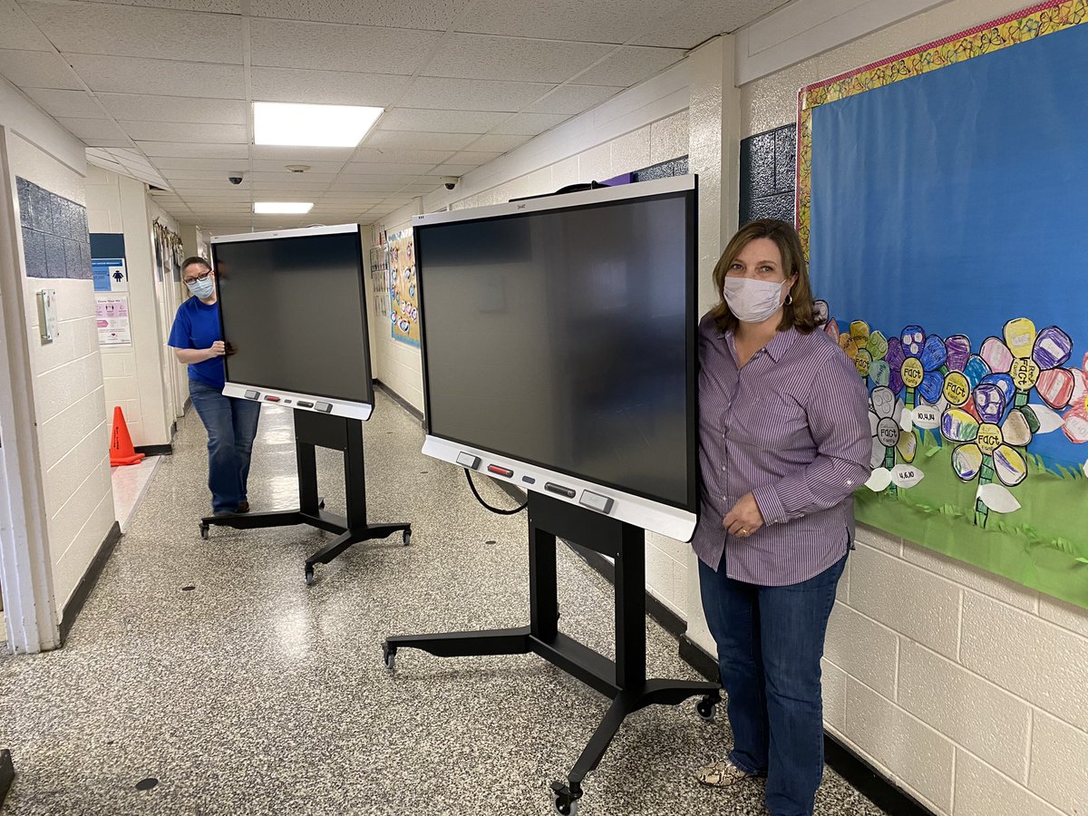 ITF_Collins's tweet photo. Had so much fun rolling out @SMART_Tech panels at @BCEBroncos today in our SmartPanel parade! Thank you @camcorinc for installing these awesome panels! We have excited Ts!! #ASKOnBitrue https://t.co/hTJwefG1Of