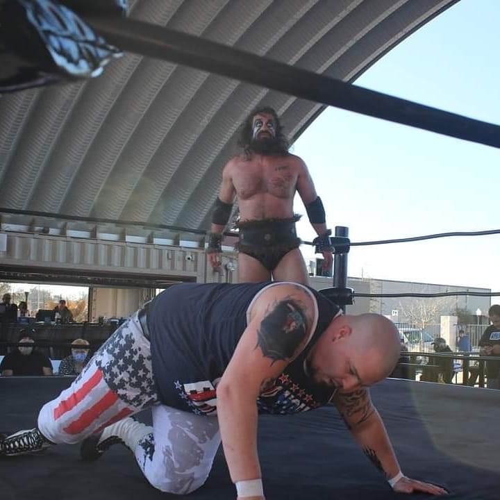 OfficalmtnGiant's tweet photo. Don't turn around #Outlaw.... #OblivionAwaits
#ThePillars #Strongman #Bodybuilding #ProWrestling #Wrestler #Mr20percent #UPW #PillarsOfDestiny #Flex #Fitness #Fur #Beard #Punch #Tarzan #Barbarian #Bacliff #Texas #MountainGiant #Giant #Savage https://t.co/dGVSdVQv7b
