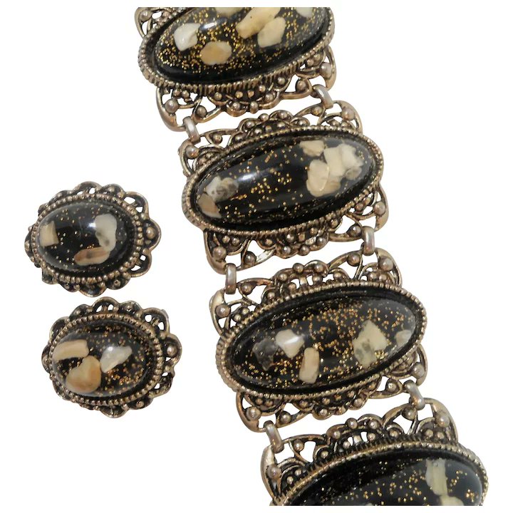 ClarasJewelry's tweet photo. Chunky Black Confetti Glitter Sea Shell Lucite Bracelet Clip On Earring Set
#rubylane #vintage #jewelry #glam #diva #fashionista #giftideas #treatyourself #treatmyself #sale #bargains #affordable
https://t.co/pMzyYSPohM https://t.co/olOsATV2Nc