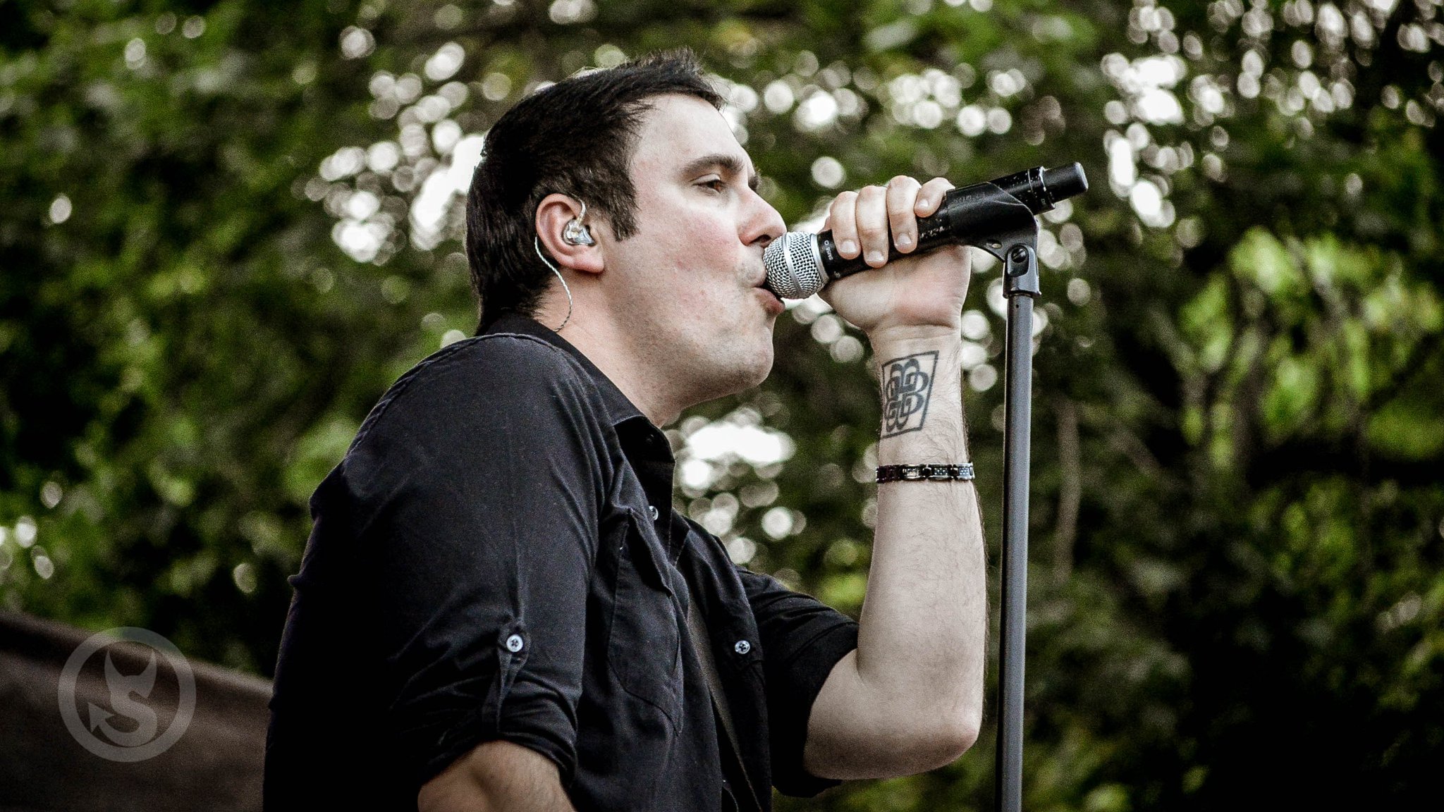 Happy birthday to Mr. Benjamin Burnley ( frontman of   