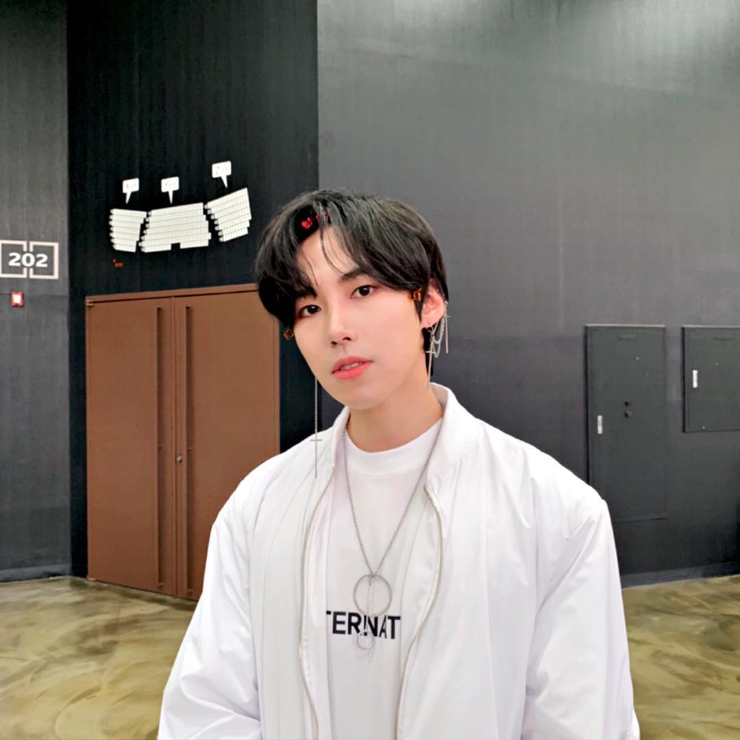 JNSJLOOK's tweet photo. — hello! this an acc dedicated for jeon sejin from wow. pls rt thank u ! https://t.co/JYDJR1j69L