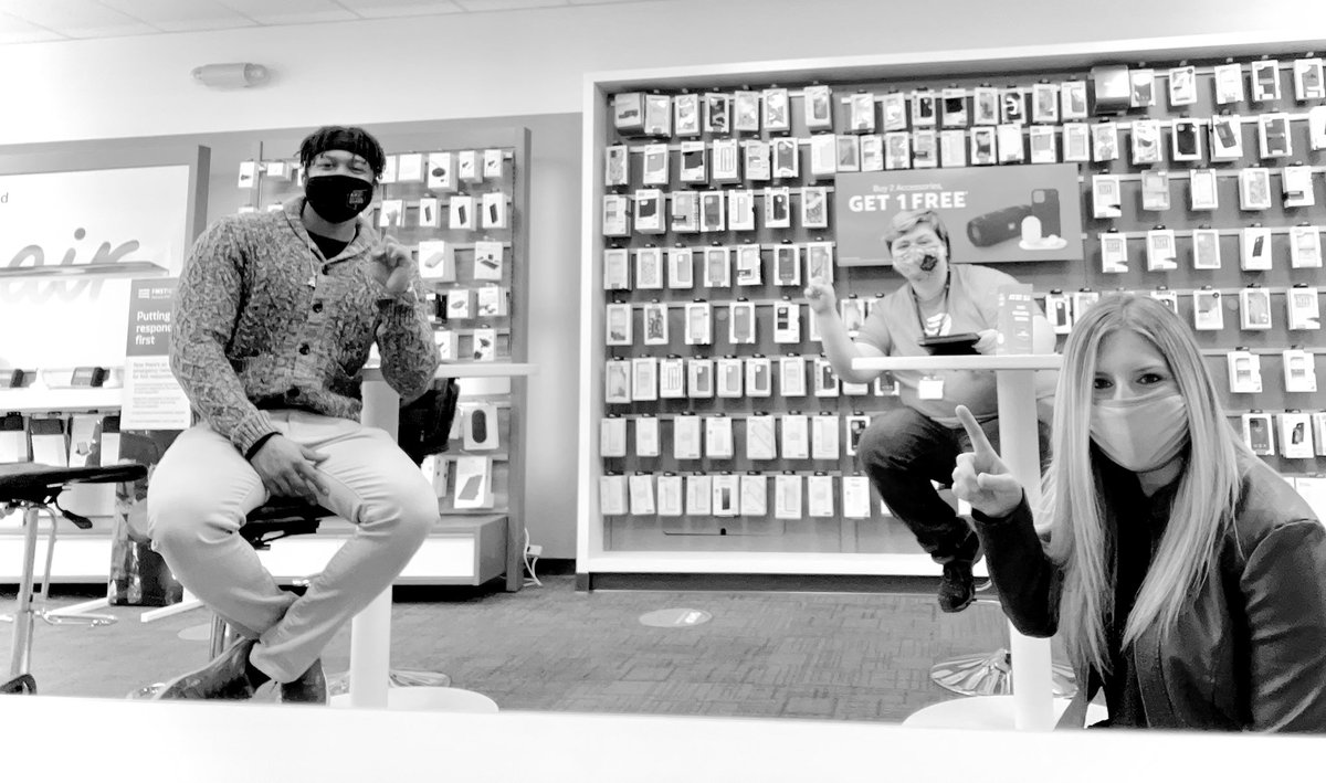 SarahJ_Priest's tweet photo. THIS TEAM 🤩 incredibly impressed during my store visit with Big Rapids. Such a fun visit reviewing FirstNet, FRAO + Signature offers 👏🏻 🔥 #Signatureone @S1GLM_ @Jason_Ziemba @ElizabethHart_ @GreaterLakesMkt #LifeatATT @TomMonahan10 @DemetrusHayes1 #WeareGLM https://t.co/8eR0HqfEPs