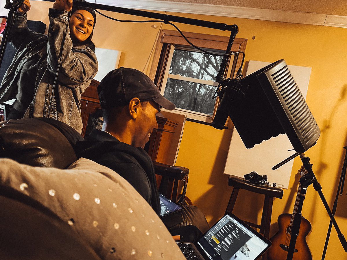 ModusFlow's tweet image. STUDIO TIME DEAL: Now booking 4 hour recording blocks for only $189 🙌 

Hit the link in our bio to start your booking process TODAY.⚡️ 

#modusflow #musicproducer #mixingengineer #audioengineer #homestudio #recordingvocals #recordingstudio #pensacolamusicscene #soundquality