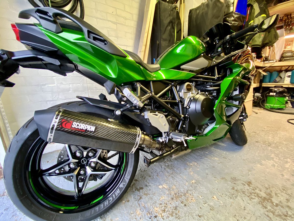 syntec4's tweet photo. Ooh love this bike. Topping up the #acf50 @Kawasaki_News #h2sx https://t.co/nRKi42NklJ