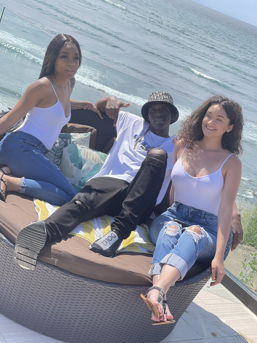 moneyteamray's tweet photo. I’ve Been Getting Comfortable💯 Bitches See Me, Meet Me,Eat Me Quicker Than A Lunch-able😉
#ReallyHaving
#TheyFamily❤️
#ForeverGrateful https://t.co/JpyTjhNoDN