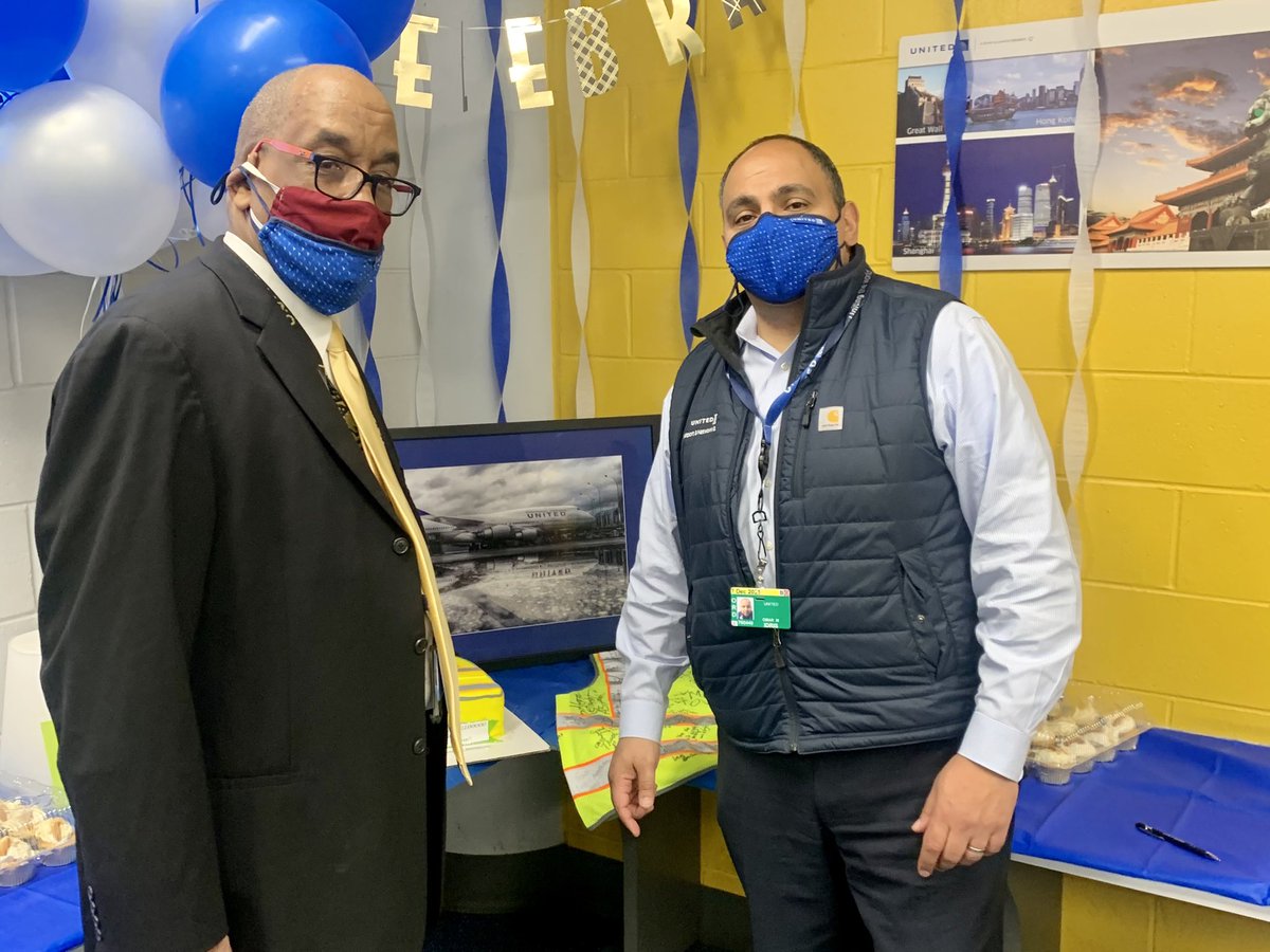 LauraCarpioUAL's tweet photo. Farewell to a @United legend after 53 years of service! All the best to Fred “Motown” Crowell 🤩🎈🧁 #BeingUnited @MikeHannaUAL @OmarIdris707 @HermesPinedaUA @JulieAs76920130 @Jmass29Massey https://t.co/TYwiIW4ft4