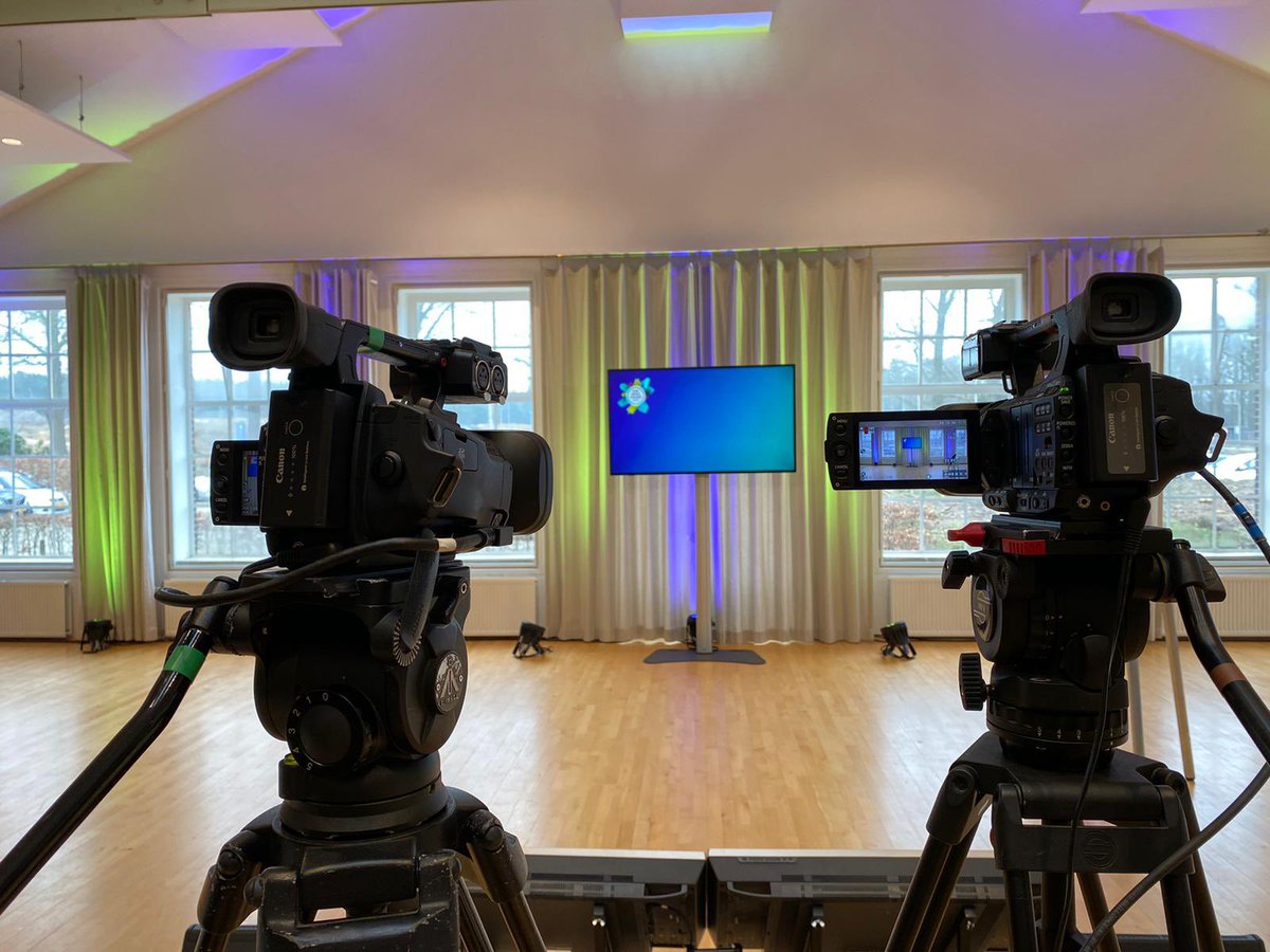showlightnl's tweet photo. Livestream Event van vandaag. Kom online en laat je boodschap horen en zien. Wij verzorgen van A tot Z.
#Livestream #apparatuur #beeldproductie https://t.co/4uObCIlHRA