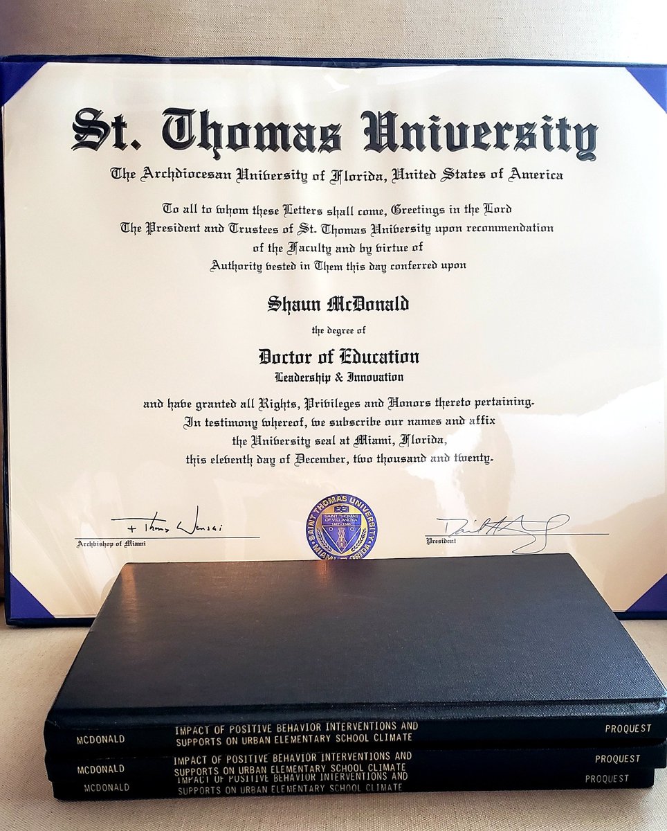 DrShaunPerez's tweet image. Yes I just did a WHOLE photo shoot with my diploma that just arrived!! I'm officially official! Take THAT 2020 👩‍🎓 #FirstGenAcademic #AcademicChatter #Wednesdayvibe