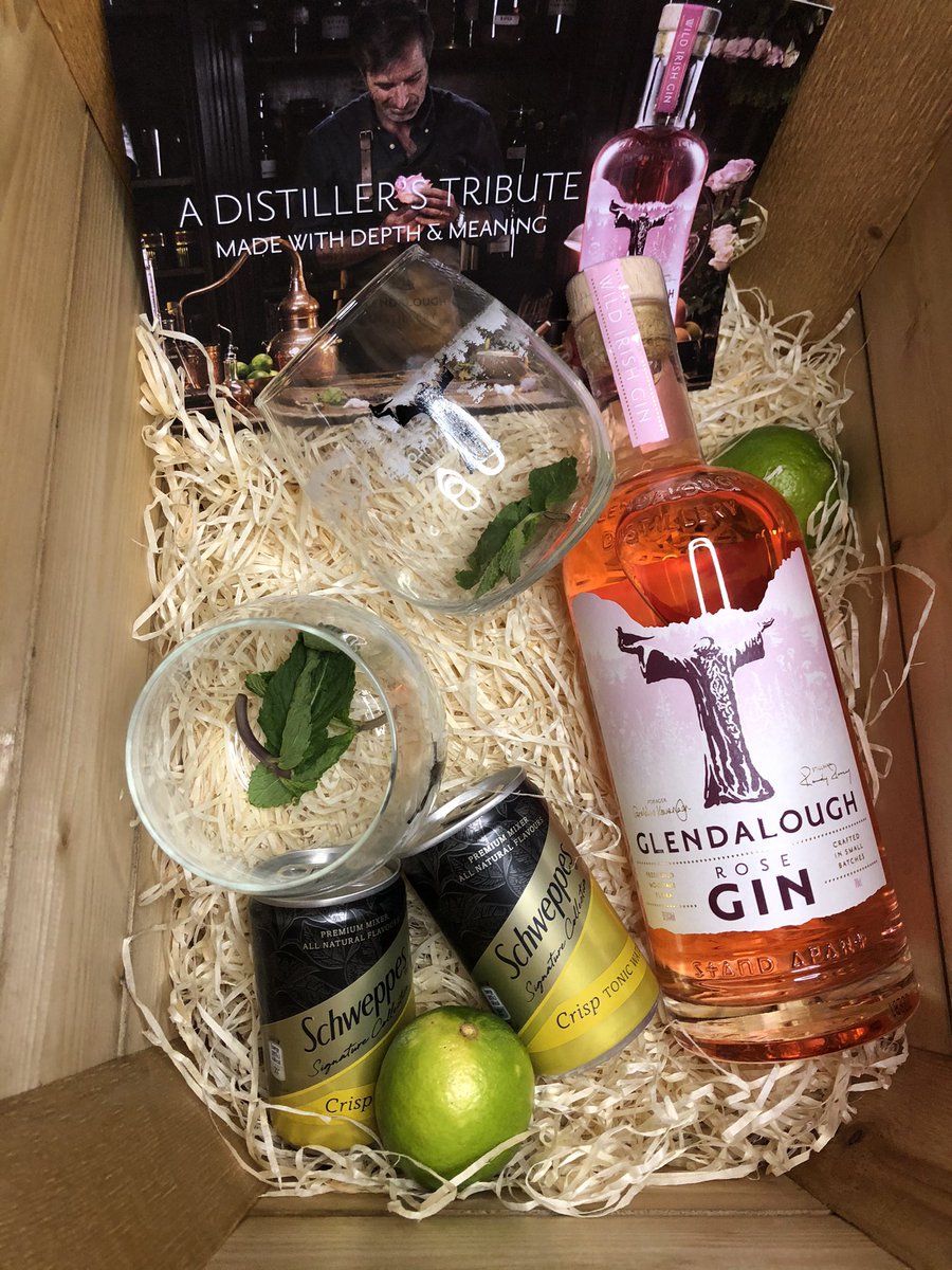 jules_mahon's tweet photo. Gorge gift ahead of #MothersDay2021 @GlendaloughDist not normally a fan of flavoured gins but this was seriously delicious 🍸Available @OBriensWine for €30 #gin #rosegin #glendaloughgin #mothersdaygifts https://t.co/7MtKt23iwL
