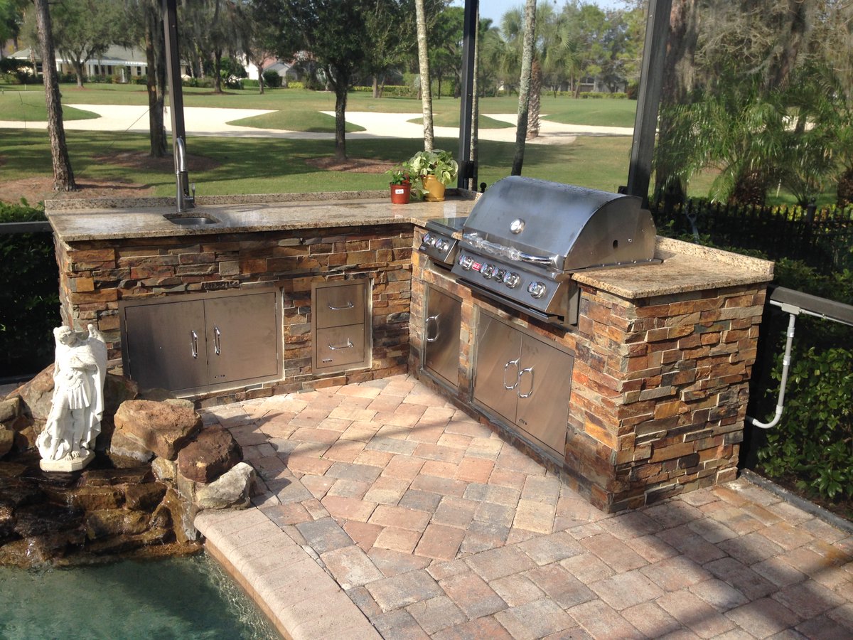 PoolPros_Inc's tweet photo. Pool Pros has a variety of #outdoorKitchen options to add on to your beautiful backyard environment in #SWFL. Have a look here and get inspired! https://t.co/h2hBZi8XD3 https://t.co/znNrXNFMkW