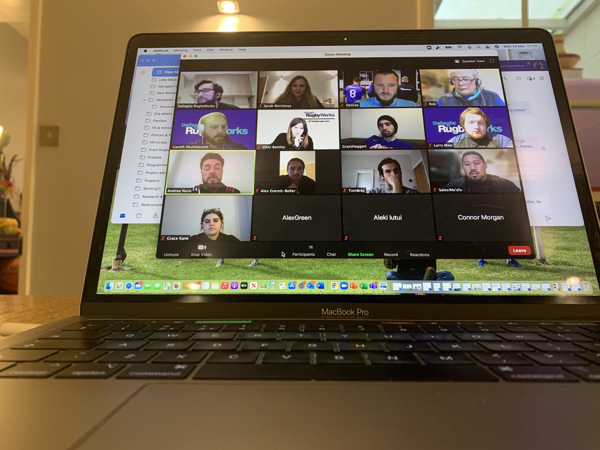 sarahmortiboys1's tweet image. Team talk. Won’t be long until we are together again! Very proud of all that you do for ⁦@DallaglioRW⁩ #squadrules