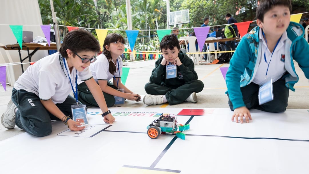 ¡Sé parte del Club CCBRobotics del Colegio Colombo Británico!

Aplica desde Transición hasta el grado Once.

Inscríbete antes de mañana JUEVES a las 11:59 👉 ccbenv.edu.co

#Clubesderobótica #ClubEdubótica a #CCBRobotics #extracurricular #extracurricularderobótica
