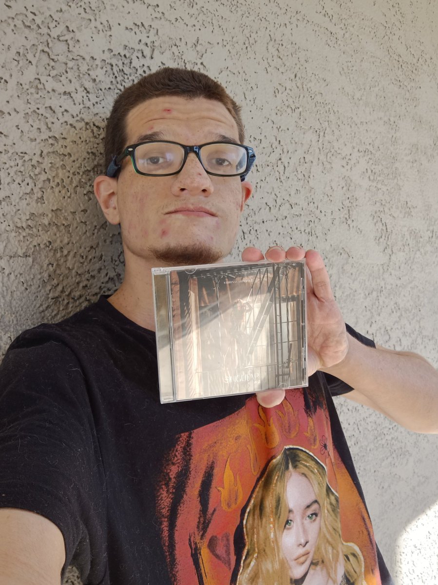 VernonJKennedy's tweet photo. #Singular Album Front And Back #SingularAct2 Album Front And Back I love you @SabrinaAnnLynn ❤️ https://t.co/6QwU4LxtGo