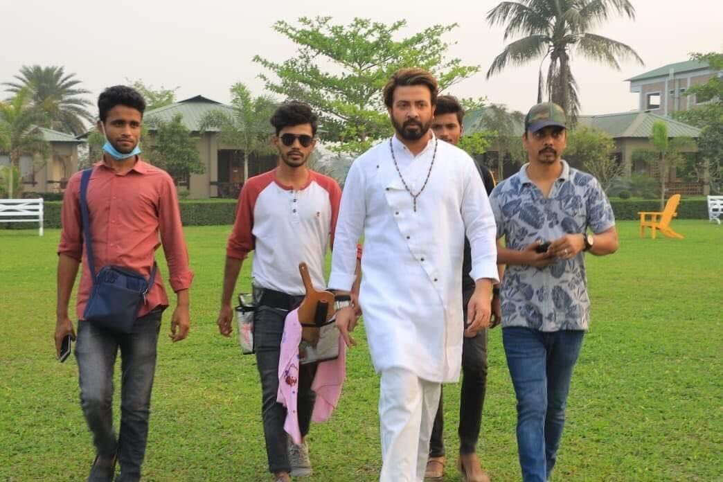 #অন্তরাত্মা#অন্তরাত্মা 😍 #ShakibKhan 👑 
Hits theatre on Eid-Ul-Fitre!

#shakibkhan #shootingset #pabna #newfilm #banglafilm #sohanihossain #eidfilmbd