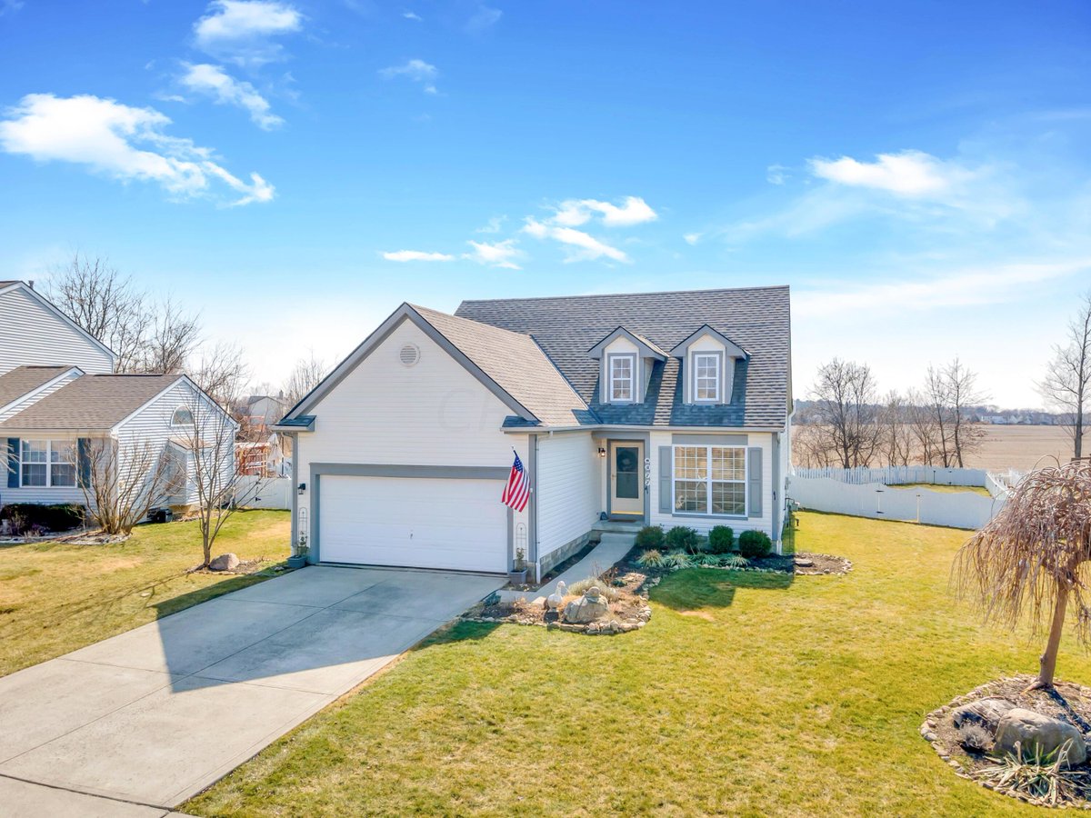 SarahMartie's tweet photo. Do you know someone looking for a great #property in #Reynoldsburg?   #realestate https://t.co/purNR8QK71 https://t.co/eoYXfzssQp