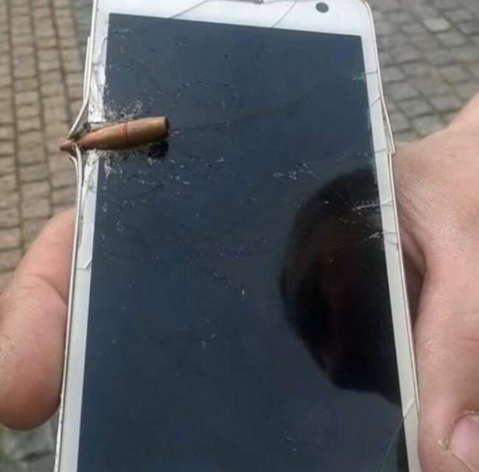 parrrrrot's tweet image. screen SHOT LOL