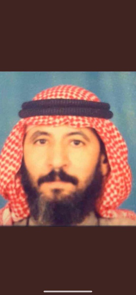 baseem91's tweet photo. لاضاق صدري واظلم الليل بادي
ودتني الصوره لعمي وجدي

اموات لكن عايشين بفؤادي
اهدي لهم روحي لو الود ودي

#باسم_سليم https://t.co/hIoOnuHWBI