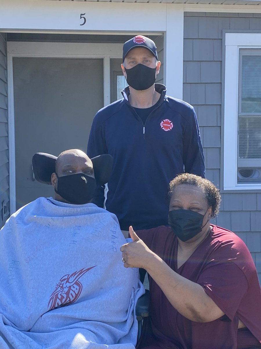CantonFire1's tweet photo. Another successful vaccination day in Canton. Canton Housing Authority and homebound residents done!  Great effort by Board of Health, CFD, CPD and Council on Aging.  @CantonMAPolice @MassDPH @CantonCommunity @CantonCitizen https://t.co/vY3NuVdDRU