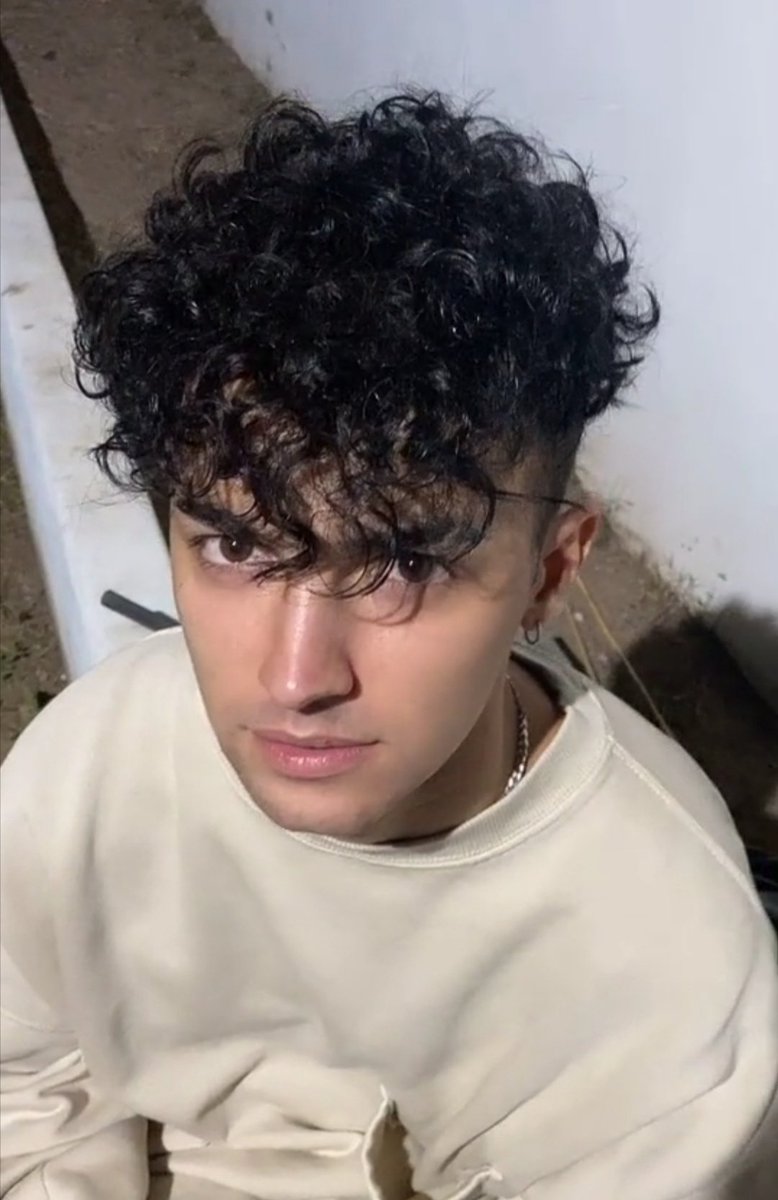 NayeliHinos16's tweet photo. ESTÁN AQUÍ NO? LAS OBSERVÓ 👀
#SamuelLopezYoutube https://t.co/l4SHyBcyO5