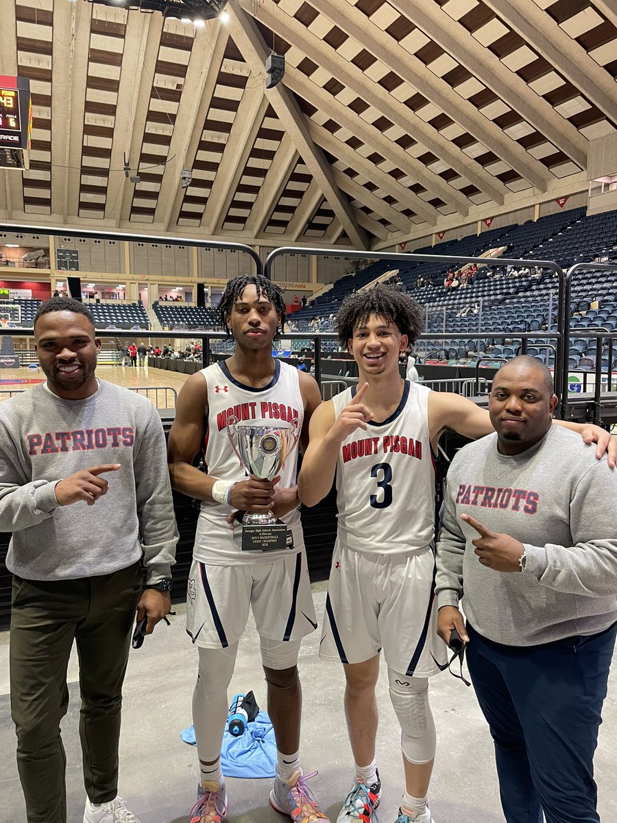 ball723's tweet photo. State Champs 🏆

27-6 season 

THANK YOU JESUS🙏🏽 https://t.co/yajpc9AaKF