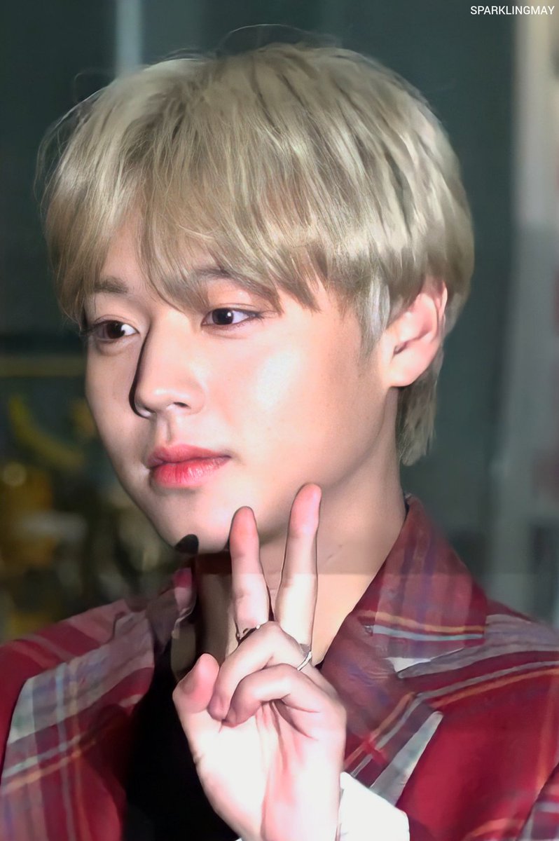 SPARKLINGMAY529's tweet photo. 🐰💚💛💖
 #박지훈 #Parkjihoon https://t.co/wekT5Uh115