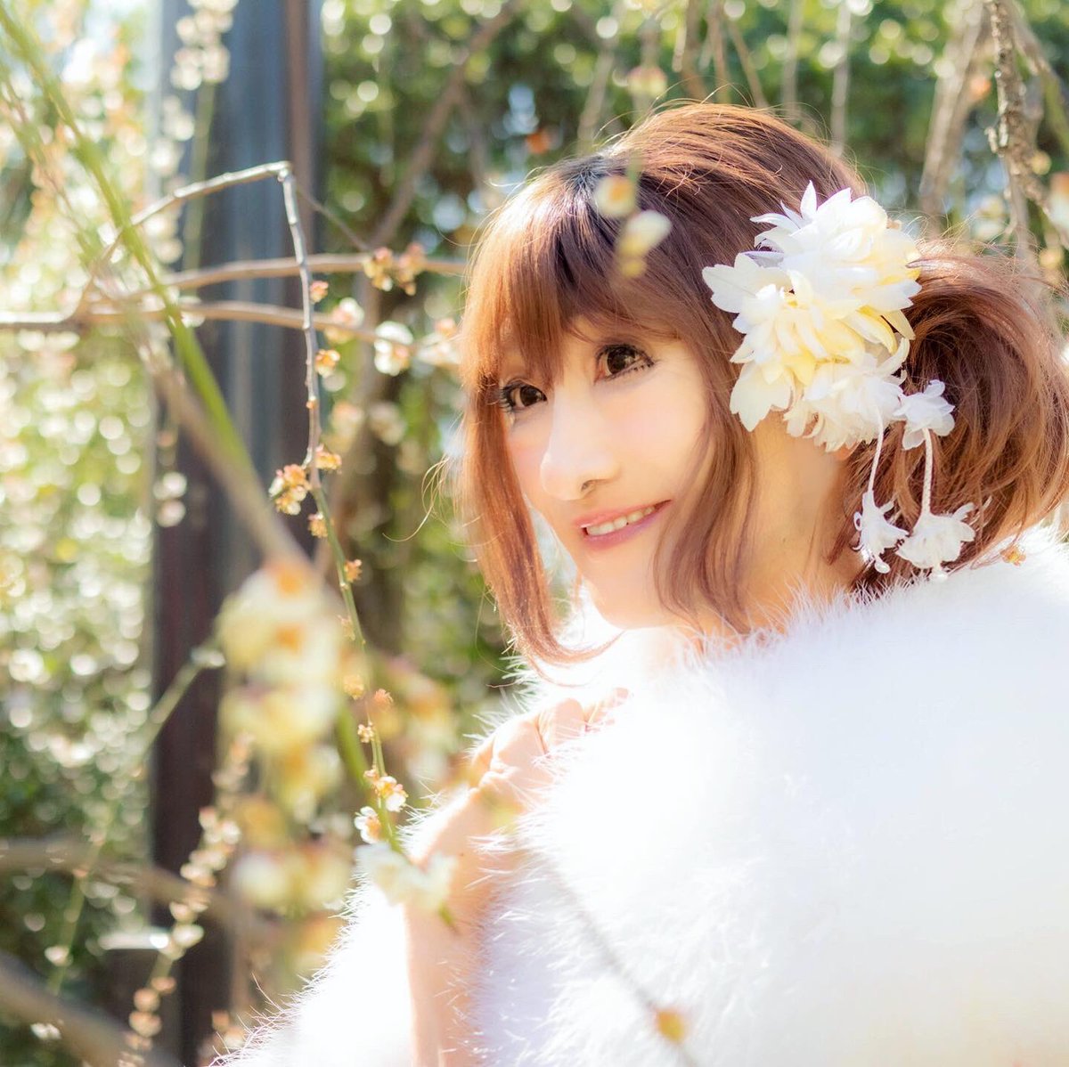 risaris17855081's tweet photo. おはようございます😊💕
振袖を着て、梅の花と一緒にアップで撮ってもらいました💓
振袖モデルになったみたいでしょ?😅💗
メークと撮影はwithのけいこさん💖
#makeover_with #振袖モデル #女装男子 #女装モデル #女装さんと繋がりたい https://t.co/1iMjJt5JMo
