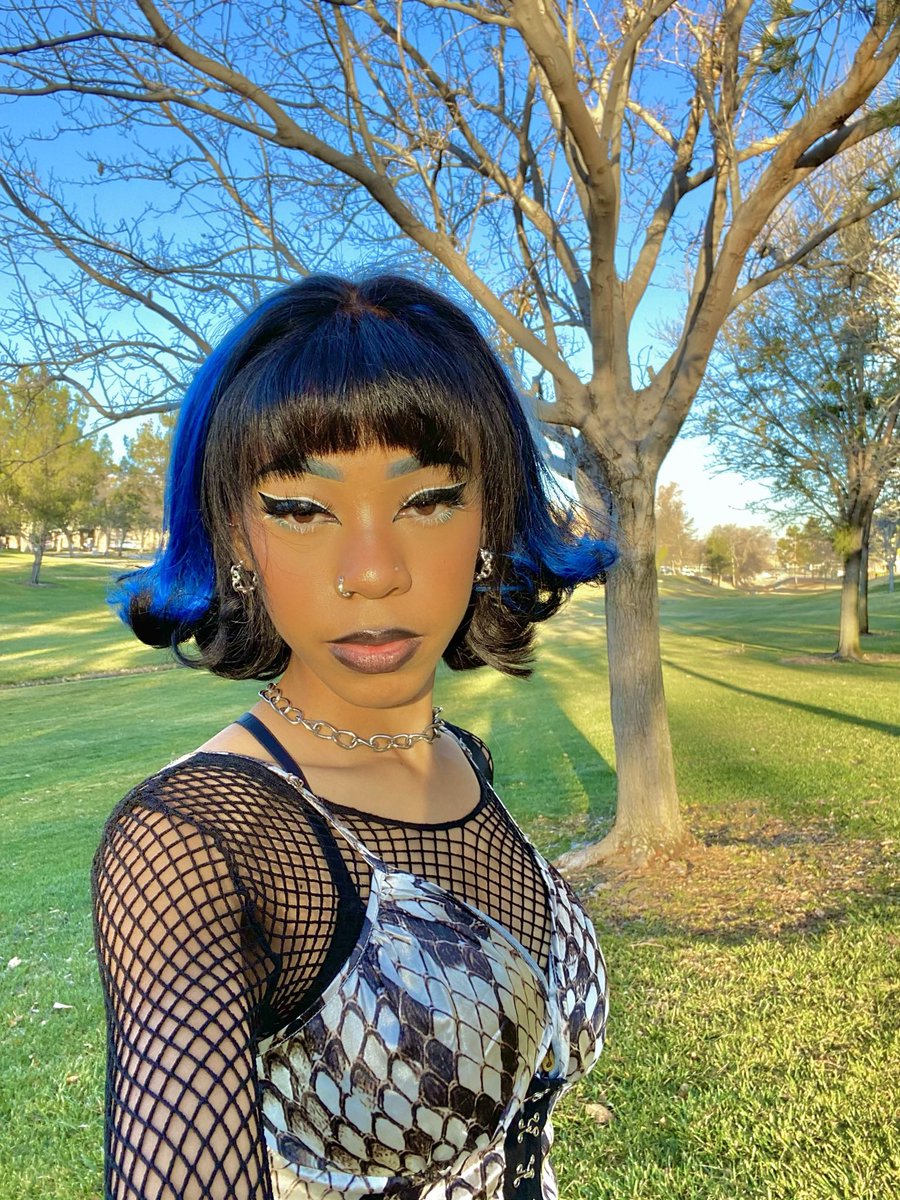 virtualxdoll's tweet photo. Range?? That’s my middle name https://t.co/FMjclYYp8F