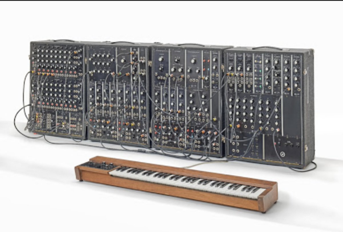 Avis aux amateurs de musique #electro 🎹✨ Une immersion dans son histoire de ses inventeurs, artistes, clubs et studios emblématiques vous attend sur <a href="/googlearts/">Google Arts&Culture</a>  artsandculture.google.com/project/music-…